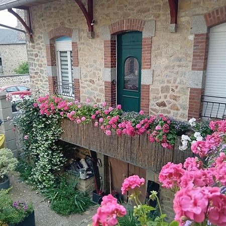 Les Gites De Lyly Pontorson Dış mekan fotoğraf